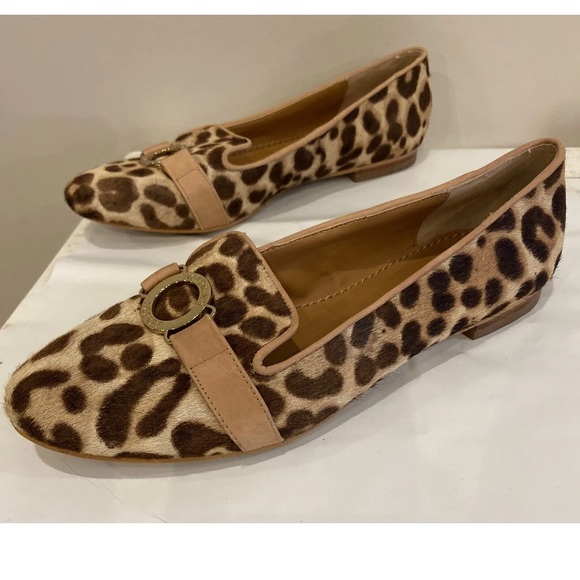 Victoria's Secret Women leopard print cow hide Slip On Flats sz 7.5B - Picture 1 of 8